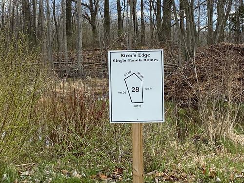 3385 Rivers Edge Dr, Saint Joseph, MI, 49085-8762 | Card Image