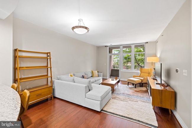 APT-213 - 8220 Crestwood Heights Dr, Condo with 1 bedrooms, 1 bathrooms and null parking in MCLEAN VA | Image 4