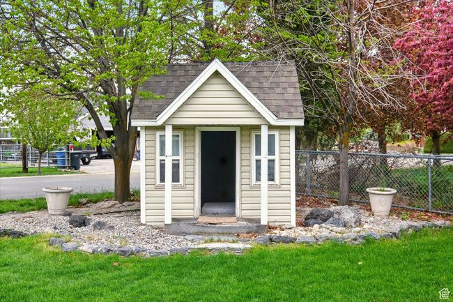 View of shed | Image 9