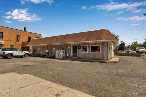 10557 Main St, North Collins, NY, 14111-9633 | Card Image