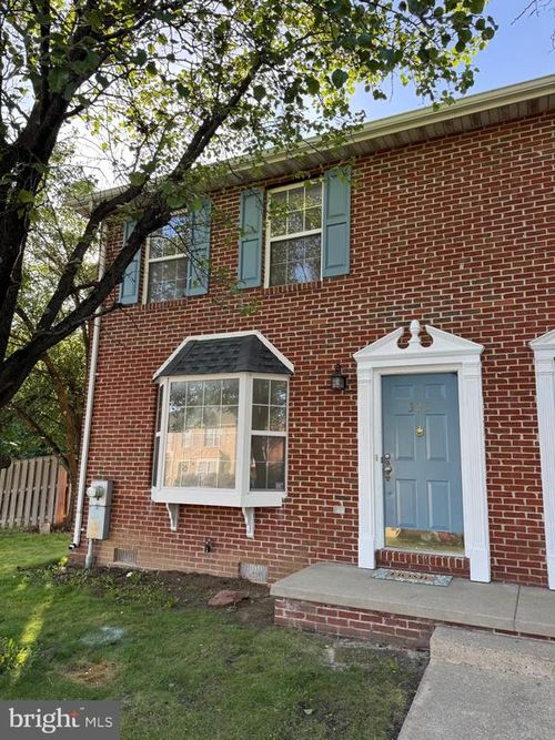 326 Banbury Ter, WINCHESTER, VA, 22601-5702 | Card Image