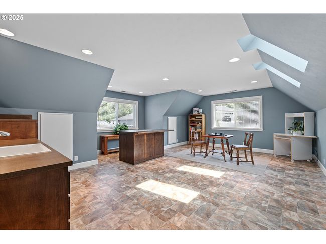 380 Mountaingate Dr, House other with 3 bedrooms, 3 bathrooms and 3 parking in Springfield OR | Image 28