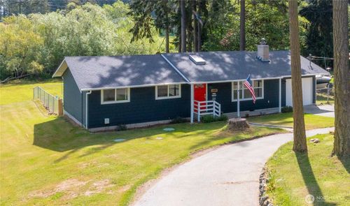 1986 Peacock Ln, Oak Harbor, WA, 98277-8524 | Card Image