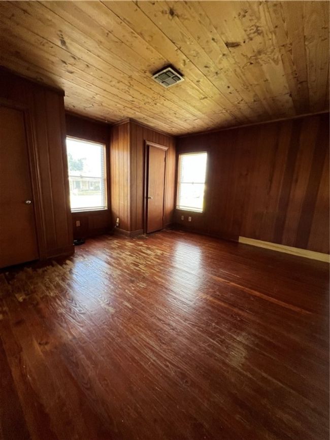 203 Dugger St, House other with 4 bedrooms, 3 bathrooms and null parking in Edna TX | Image 15