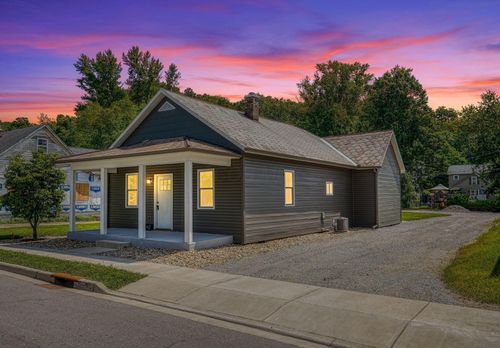424 N Walnut St, Logan, OH, 43138-1364 | Card Image