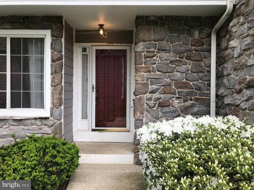 52 Constitution Ct, CHESTERBROOK, PA, 19087-5827 | Card Image