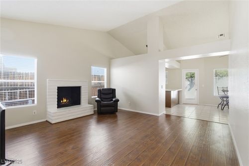 947 Clipper Dr, Henderson, NV, 89015-5649 | Card Image