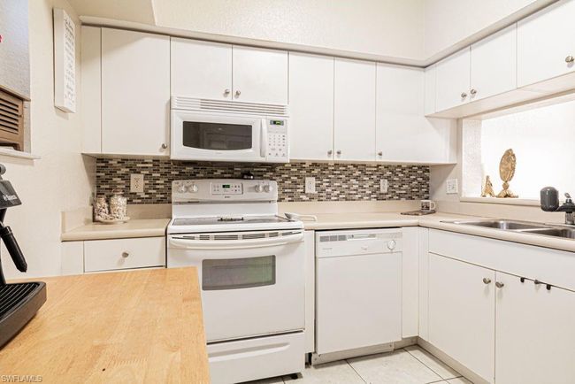 APT-1602 - 8416 Bernwood Cove Loop, Condo with 3 bedrooms, 2 bathrooms and null parking in FORT MYERS FL | Image 15