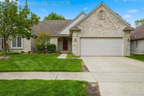 1945 Avalon Dr, Sterling Heights, MI, 48310-7810 | Card Image