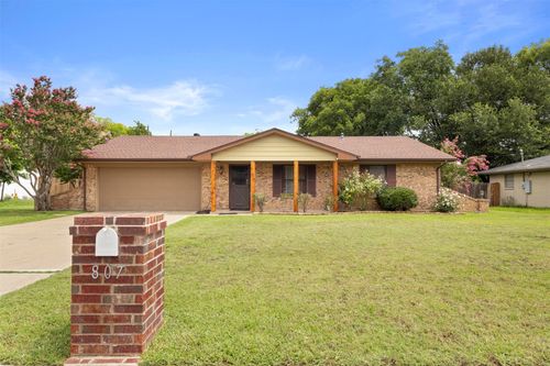 807 Keller Ave, Benbrook, TX, 76126-3537 | Card Image