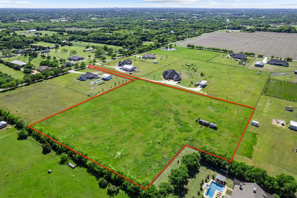 1315 E Winningkoff Road, For Sale in Lucas Zoocasa