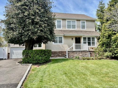 285 Broadway Greenlawn, Huntington, NY, 11743-5501 | Card Image