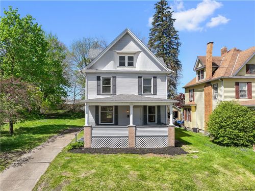 1313 Albert St, New Castle, PA, 16105-2636 | Card Image