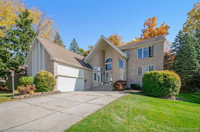 28909 Hidden Trail, Home with 3 bedrooms, 3 bathrooms and null parking in Farmington Hills MI | Image 1