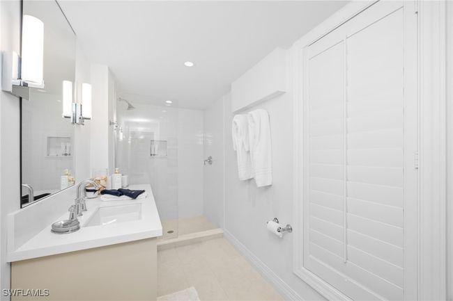 Guest bathroom #3 | Image 38