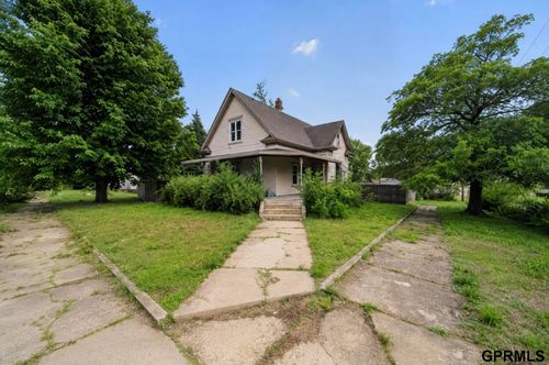 1400 6th St, Fairbury, NE, 68352-2108 | Card Image