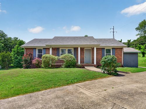 1914 Claymont Dr, Clarksville, TN, 37040-6001 | Card Image