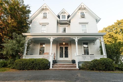 32 Lake Ave, Hillburn, NY, 10931-9002 | Card Image