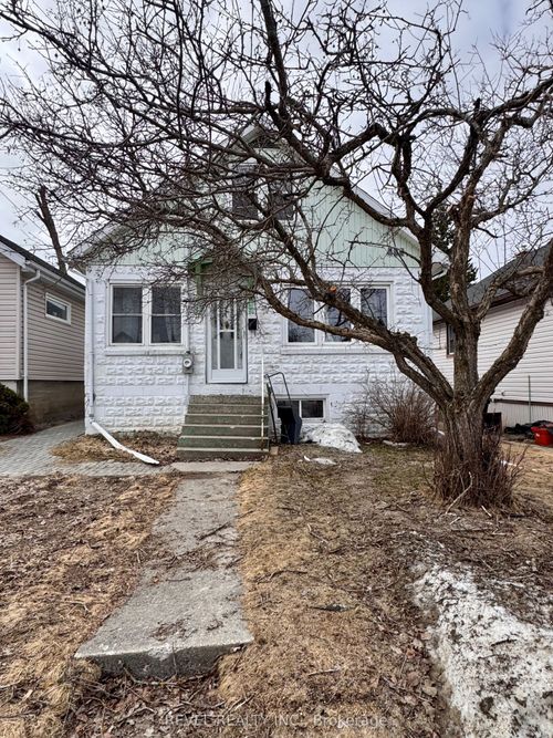 121 Floral Ave, Timmins, ON, P4N4H6 | Card Image