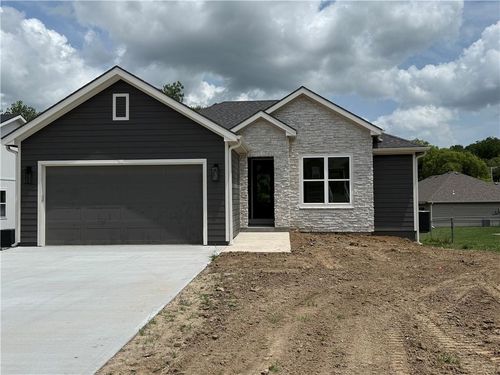 207 S Catalpa St, Savannah, MO, 64485-1779 | Card Image