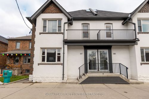 2-187 Jane St, Toronto, ON, M6S3Y8 | Card Image