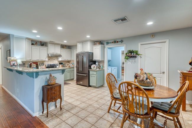 215 E Mountain View Dr, House other with 3 bedrooms, 2 bathrooms and null parking in Burnet TX | Image 6