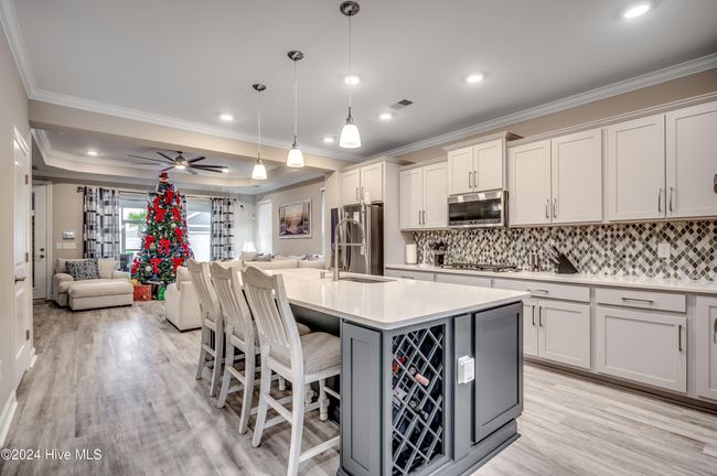 Kitchen Island | Image 12