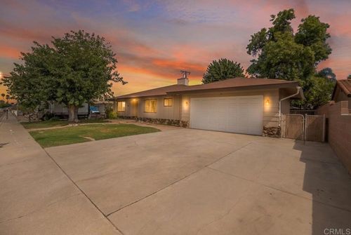 626 E Wright St, Hemet, CA, 92543-7178 | Card Image