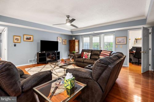 8204 Centennial Sta, WARMINSTER, PA, 18974-5901 | Card Image
