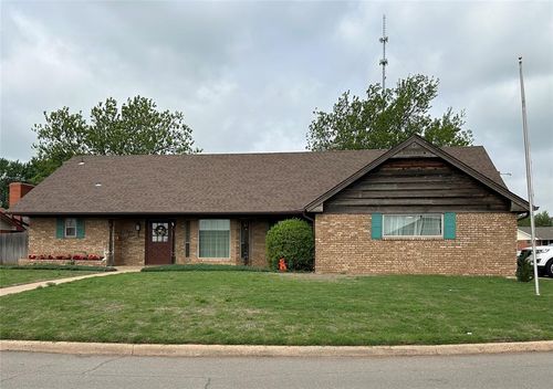 1619 Crestview Dr, Cordell, OK, 73632-1412 | Card Image