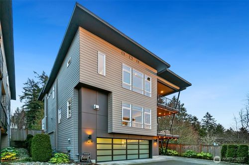 11214 Ne 68th St, Kirkland, WA, 98033-7119 | Card Image