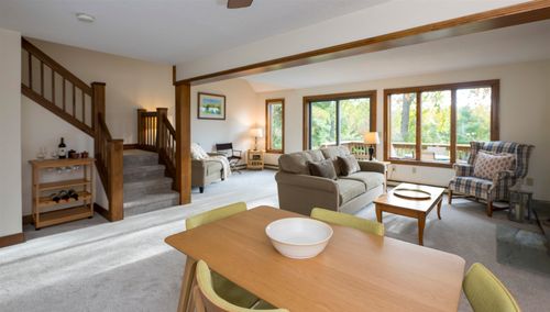 12e-355 Lyman Batcheller Rd, Quechee, VT, 05059-3017 | Card Image