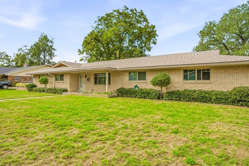 2190 N Woodland St, Stephenville, TX, 76401-2052 | Card Image