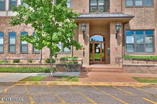 102-445 W Blount Ave, Knoxville, TN, 37920-1106 | Card Image