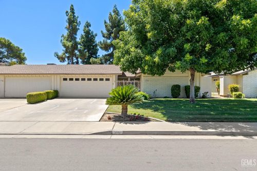 5717 Cypress Point Dr, Bakersfield, CA, 93309-3532 | Card Image