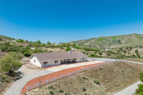 13700 Summit Knoll Rd, Agua Dulce, CA, 91390-4790 | Card Image