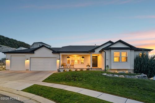 7127 N Hollow Crest Cir, Eagle Mountain, UT, 84005-6282 | Card Image