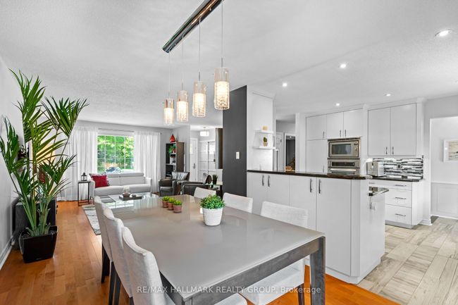 2140 Blue Jay Cres, House other with 2 bedrooms, 2 bathrooms and 3 parking in Gloucester ON | Image 7