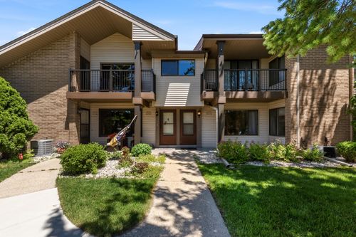 W177N9776 Riversbend Cir E, Germantown, WI, 53022-4655 | Card Image