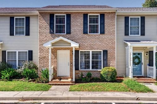 105 C 13th St, GROTTOES, VA, 24441-2067 | Card Image