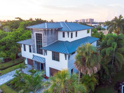 375 Periwinkle Court, House other with 4 bedrooms, 4 bathrooms and null parking in Marco Island FL | Image 1