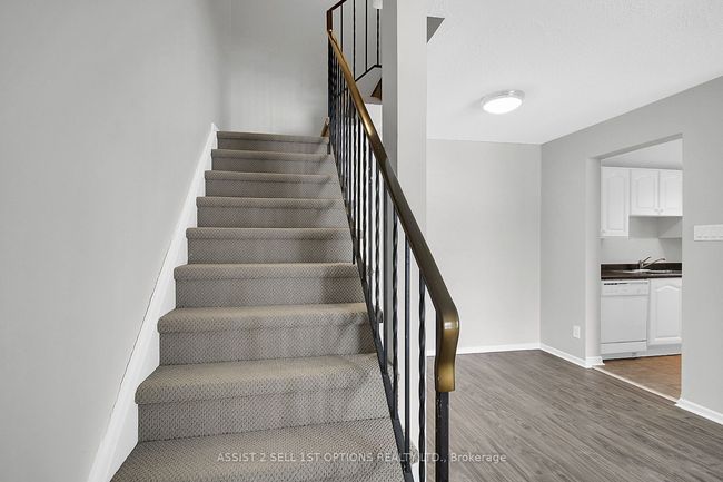 98 - 13C Woodvale Gn Crescent, Condo with 3 bedrooms, 2 bathrooms and null parking in South of Baseline to Knoxdale ON | Image 12