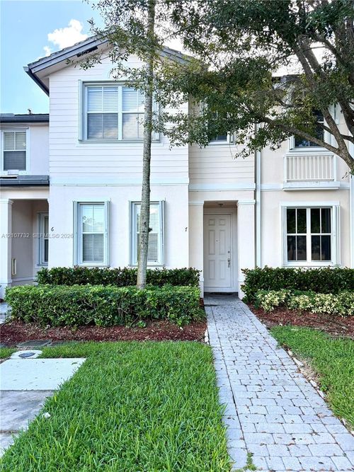 7-153 Se 28th Pl, Homestead, FL, 33033-7288 | Card Image