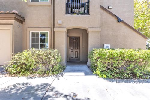 1813-4200 E Commerce Way, Sacramento, CA, 95834-9639 | Card Image