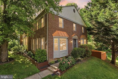 5719 Crownleigh Ct, BURKE, VA, 22015-1855 | Card Image