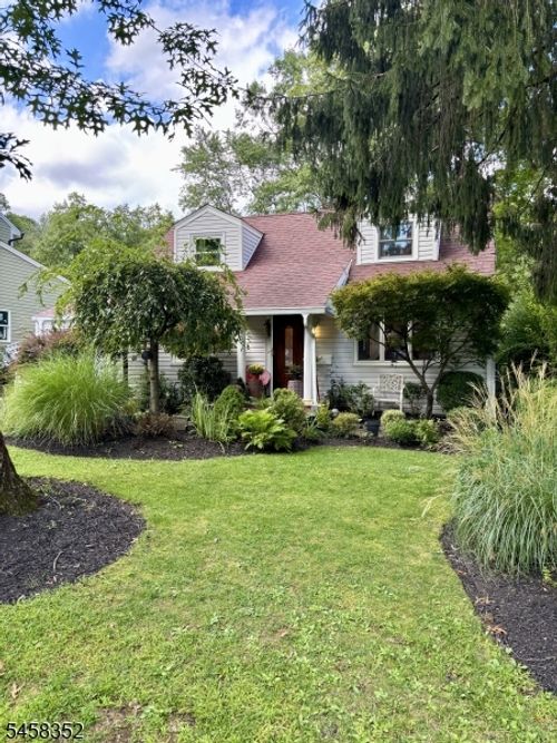 70 Mayfair Dr, West Orange, NJ, 07052-2244 | Card Image