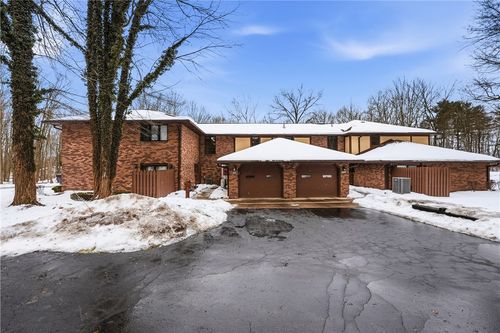 4217 Bristol Ln, New Castle, PA, 16105-4457 | Card Image