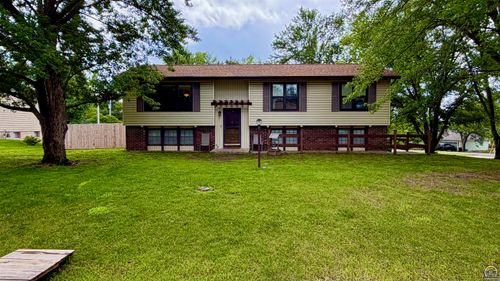 3331 Nw 42nd Ter, Topeka, KS, 66618-2630 | Card Image