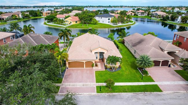 4602 Sw 185th Ave, House other with 5 bedrooms, 3 bathrooms and null parking in Miramar FL | Image 1