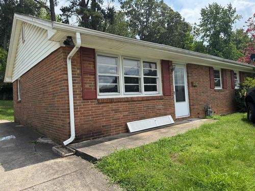 587 Arlington Rd, Danville, VA, 24541-4901 | Card Image